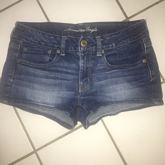 Size 6 American Eagle shorts🩳 - Picture 3 of 9